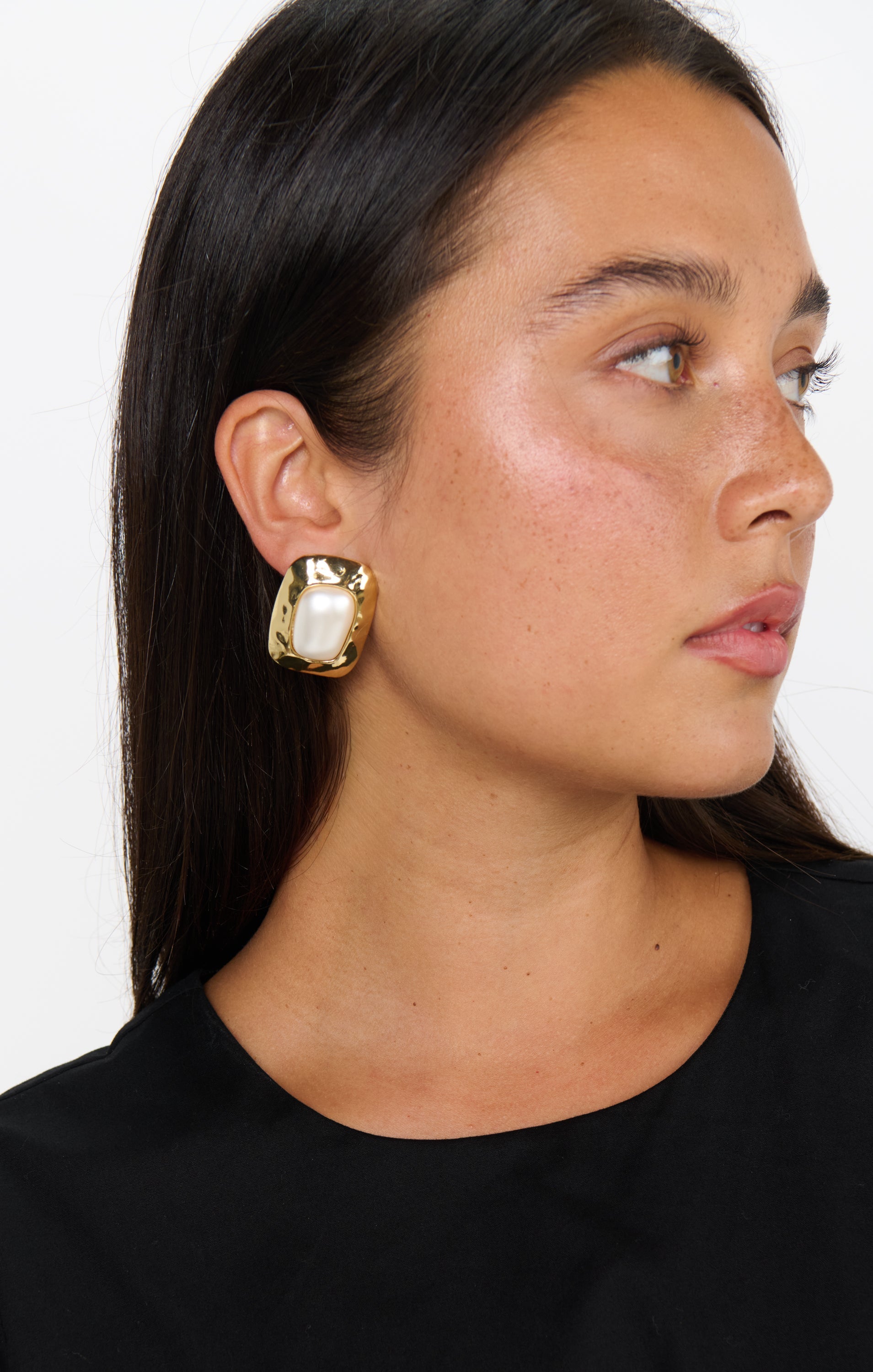 Petit Moments Giovana Earrings ~ Pearl/Gold