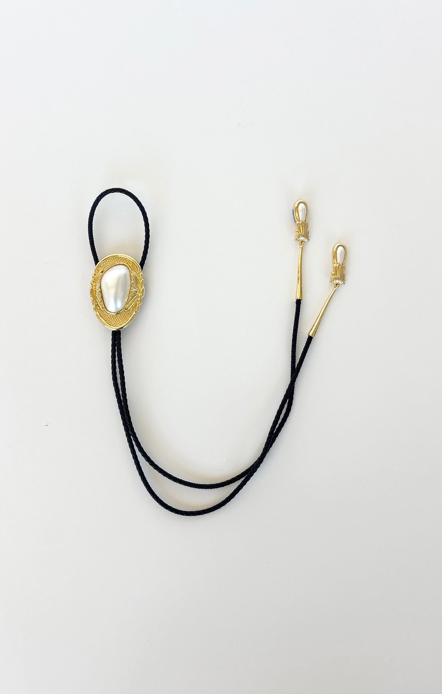 Petit Moments Dolly Bolo Tie Necklace ~ Black